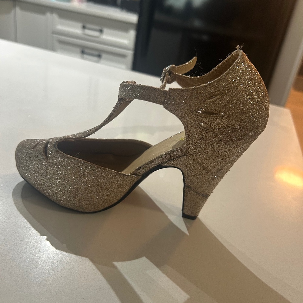ModCloth gold vintage style heels